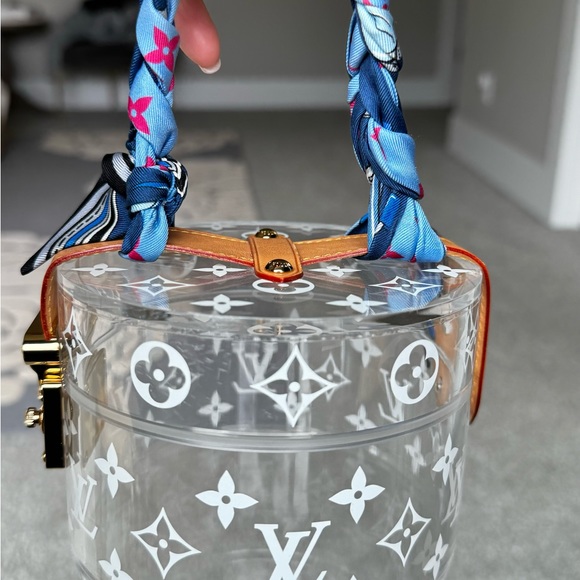 Vintage  Louis Vuitton vanity clear acrylic round box with free LV scarf - Picture 7 of 8